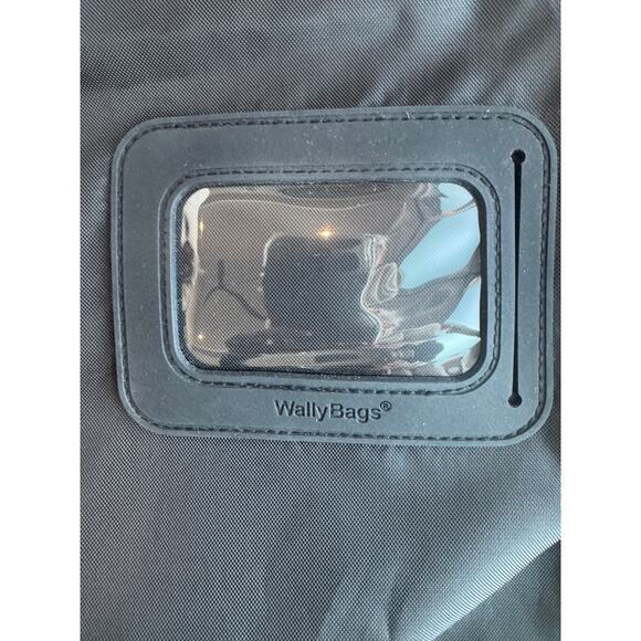 Wallybag Garment Bag 40” X 22” X 3”with large exterior pockets Like New - Picture 12 of 14